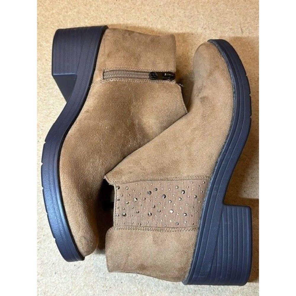 NWOB Bzees LifeStride Outstanding Taupe Rhinestone Ankle Boots Womens 8 Washable